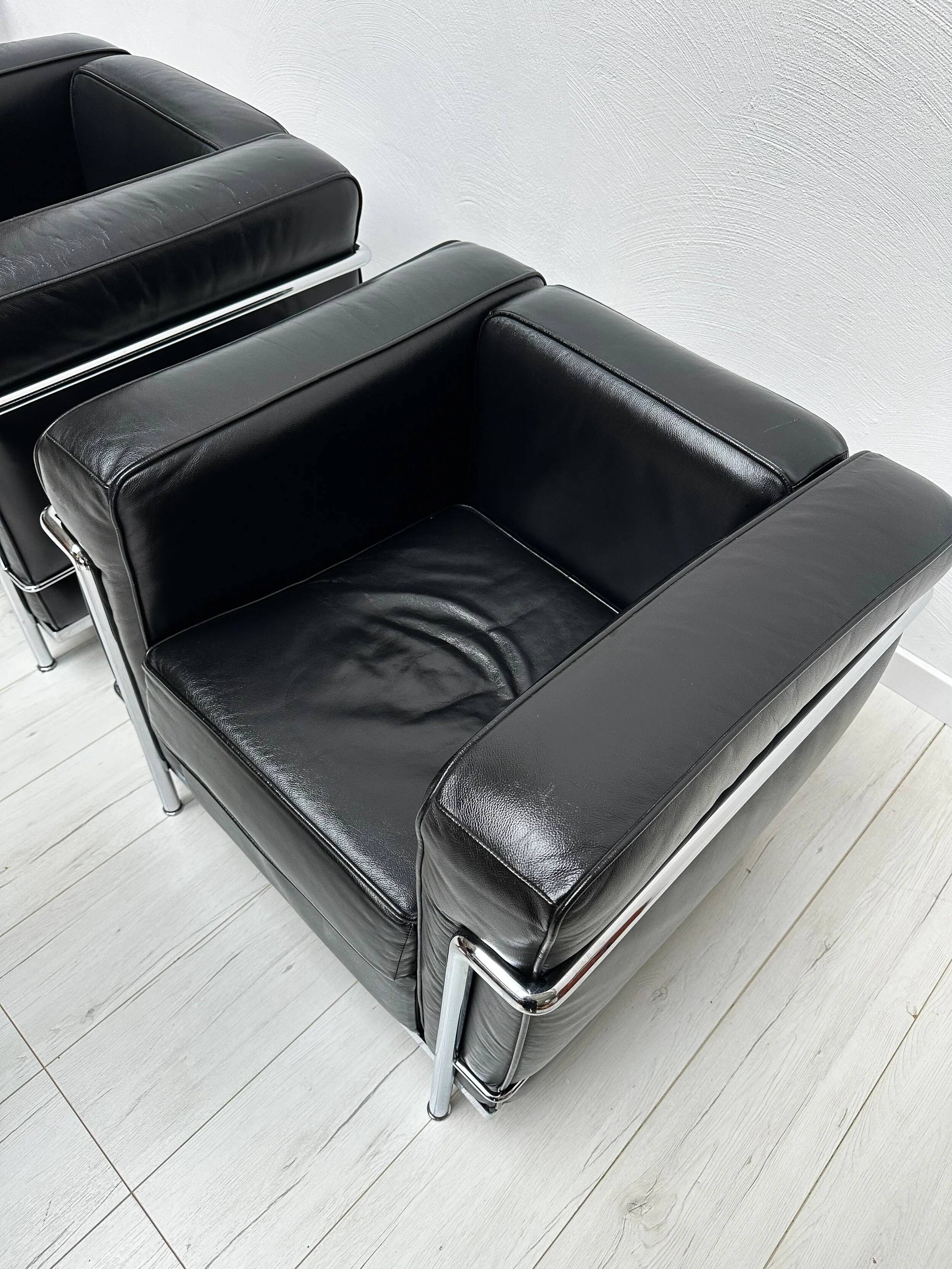 ‘90s Vintage LC2 Armchairs by Le Corbusier &Charlotte Perriand  for Cassina