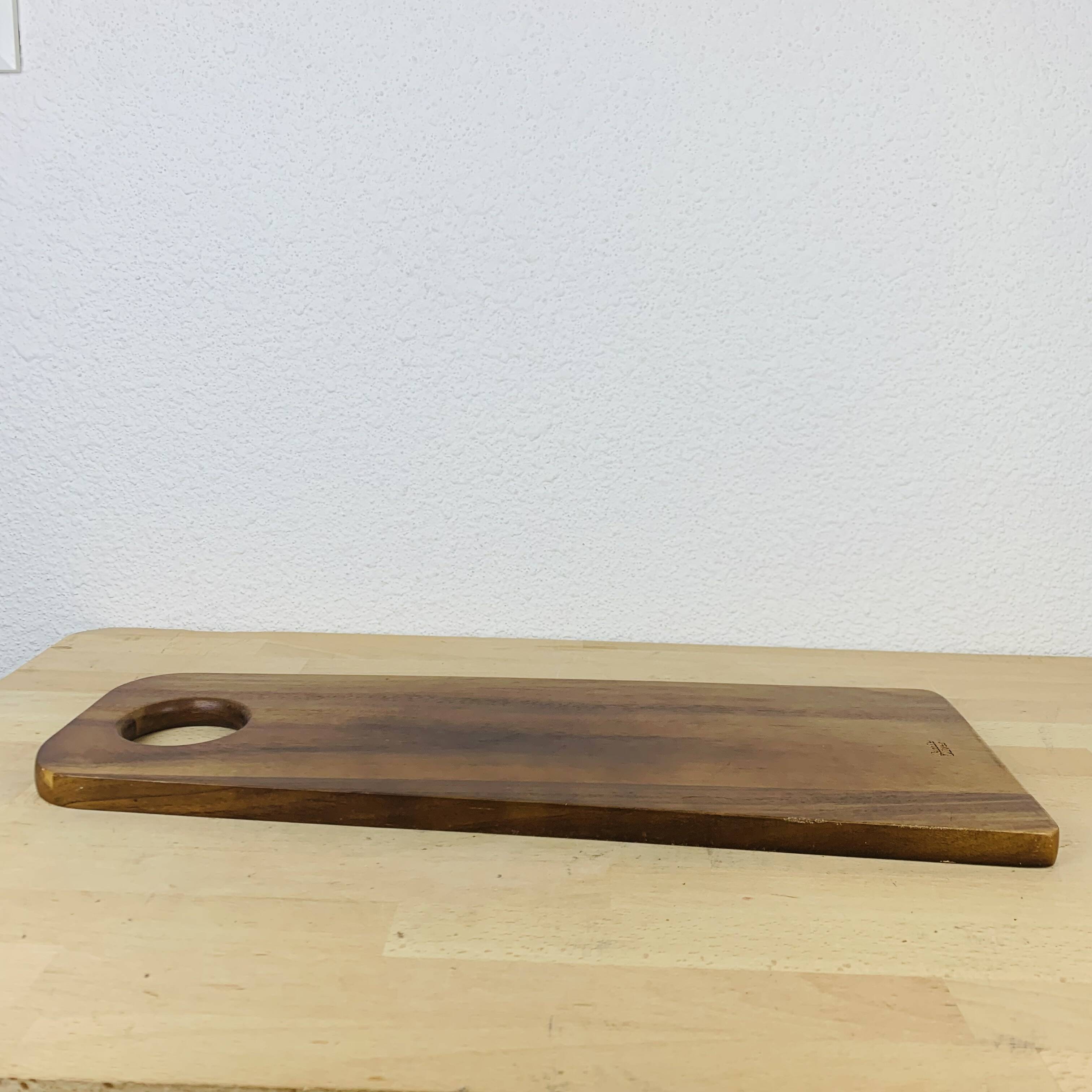 Olive wood cutting board