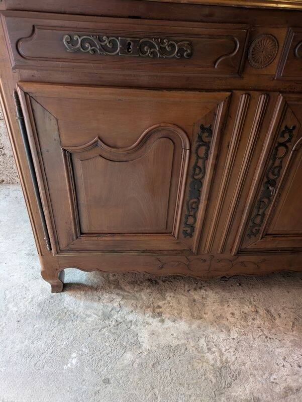 Sells very old in very good condition.