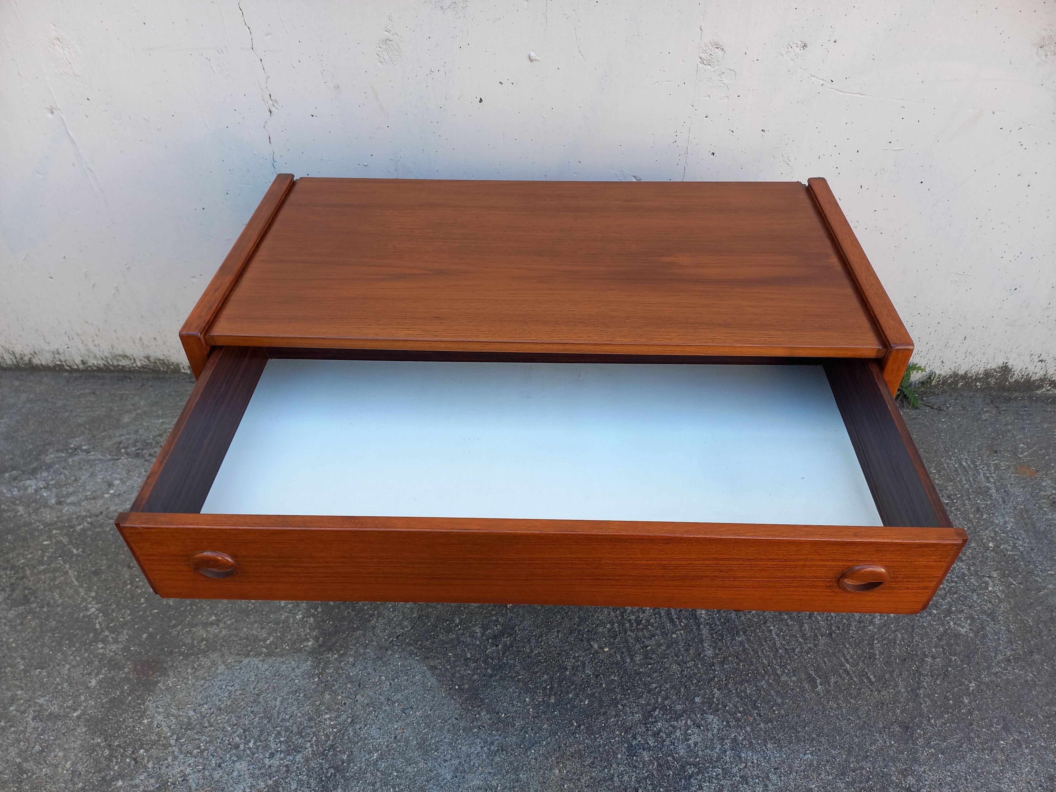 Scandinavian chest of drawers