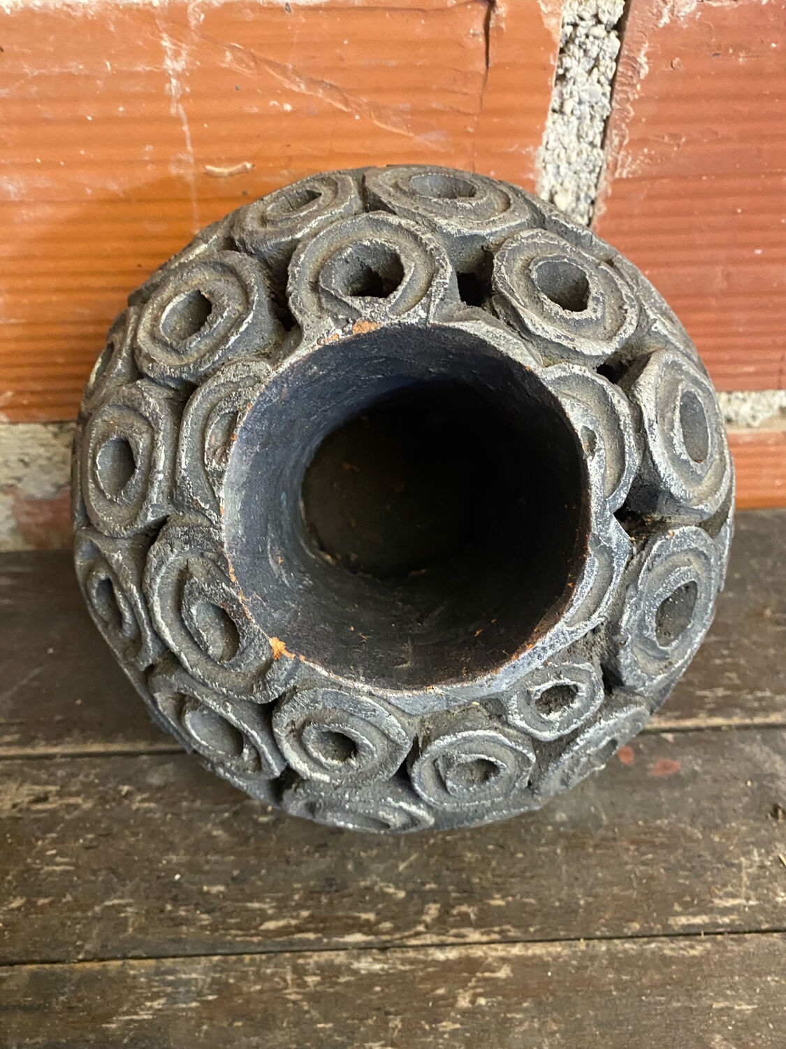 Vintage Design Black Ceramic Ball Vase #D654