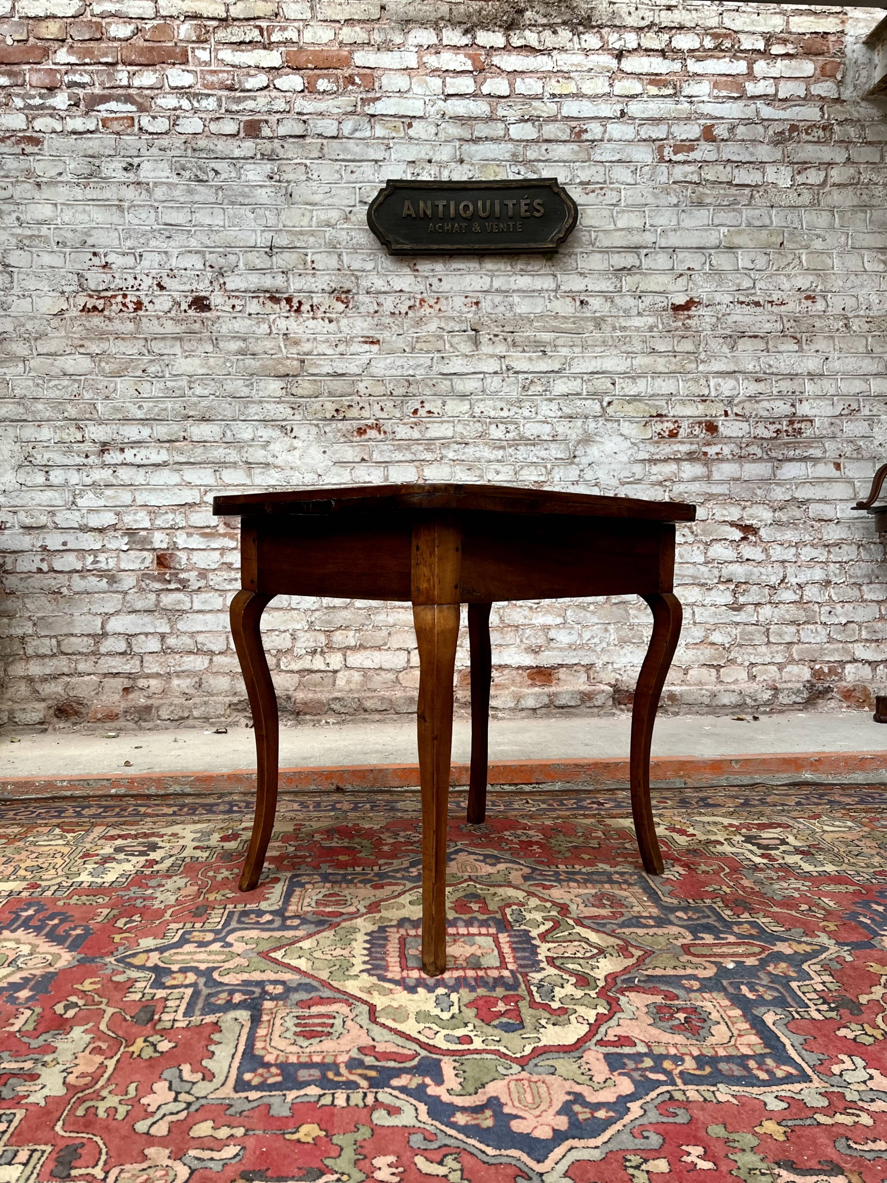 Cabaret table in walnut stamped period Louis XV XVIII th century