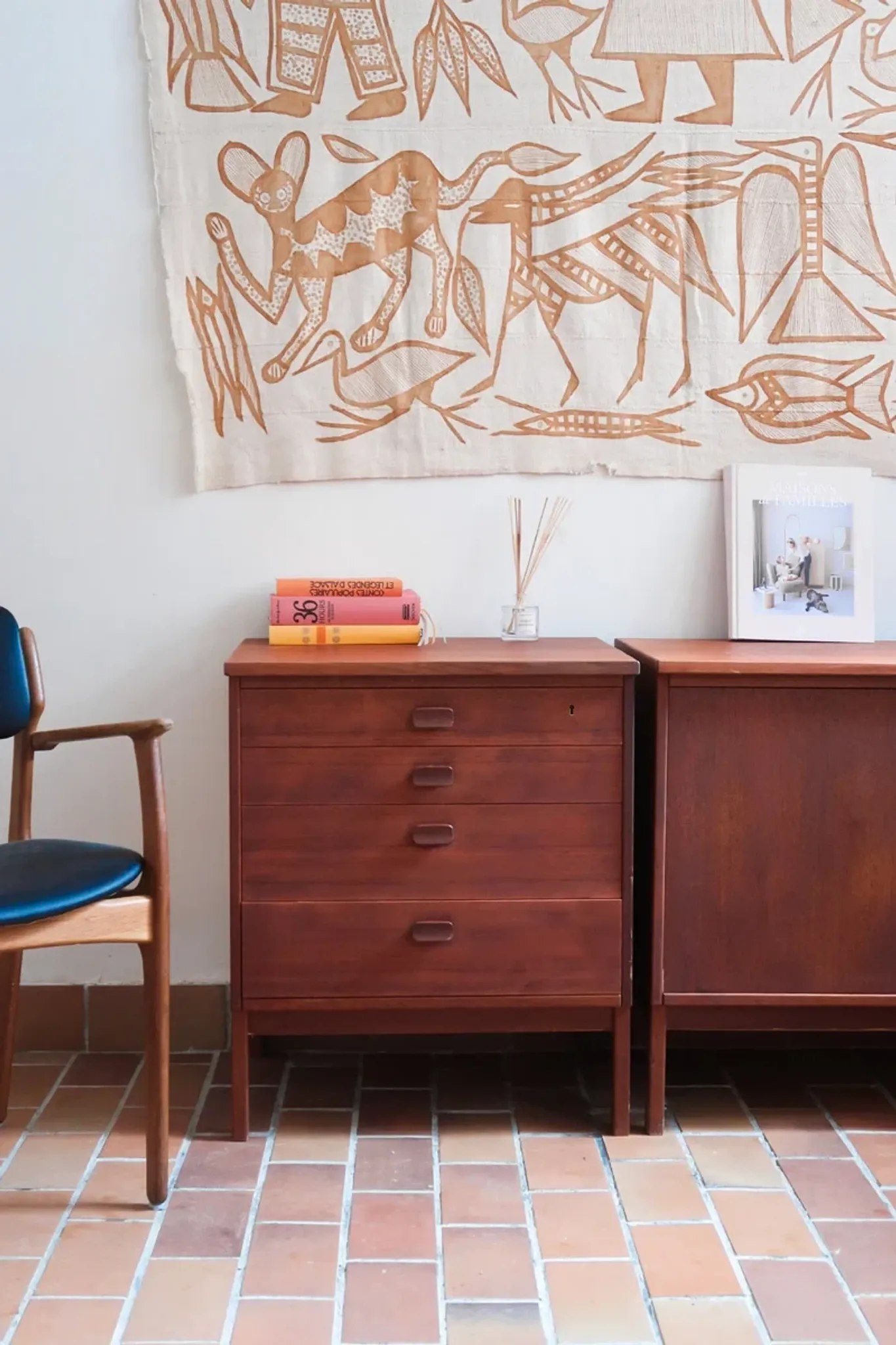 Ulferts chest of drawers from the 1960s with integrated handles.
