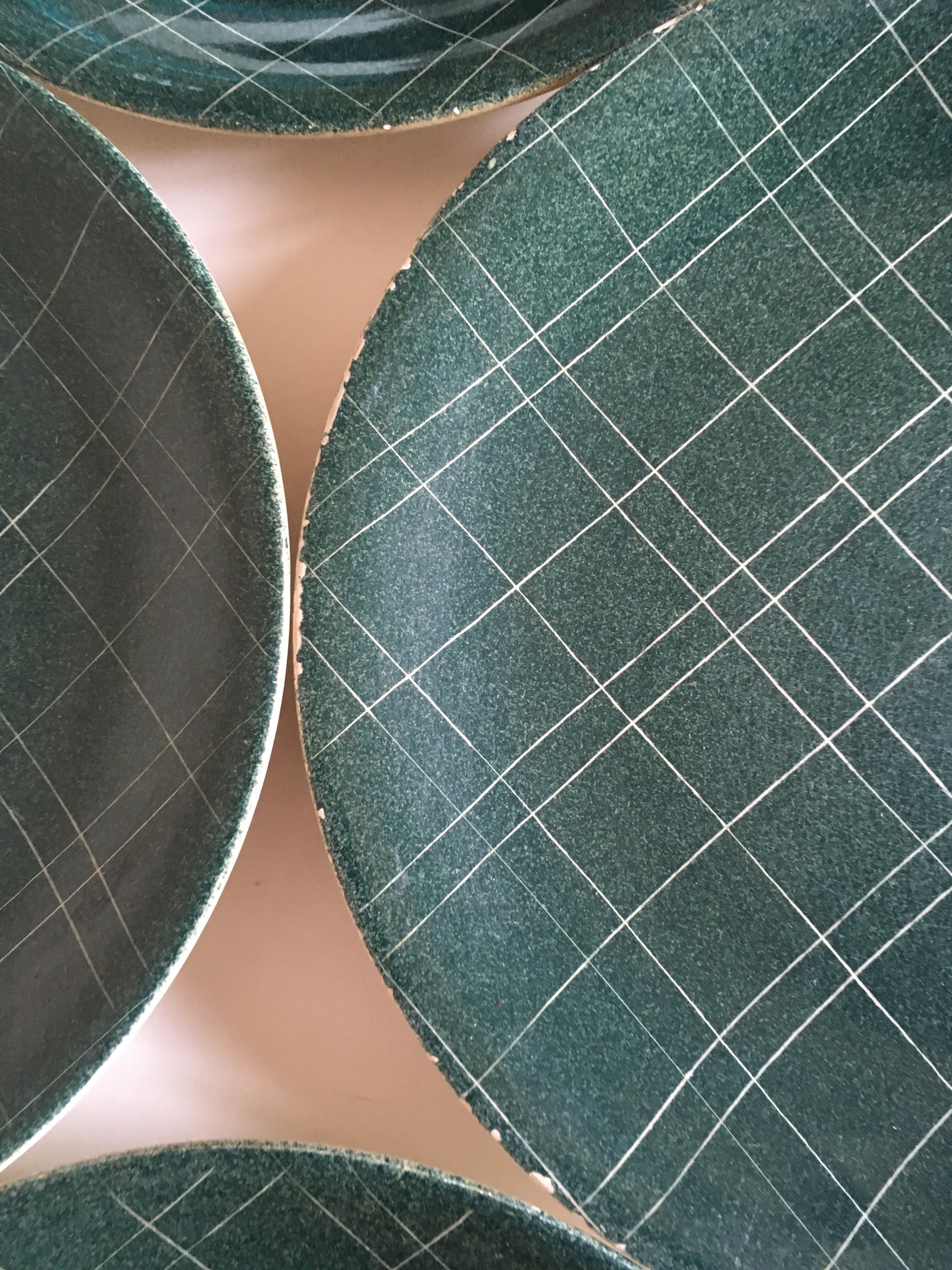 set of 6 flat plates in low-century 50's iron earth faience