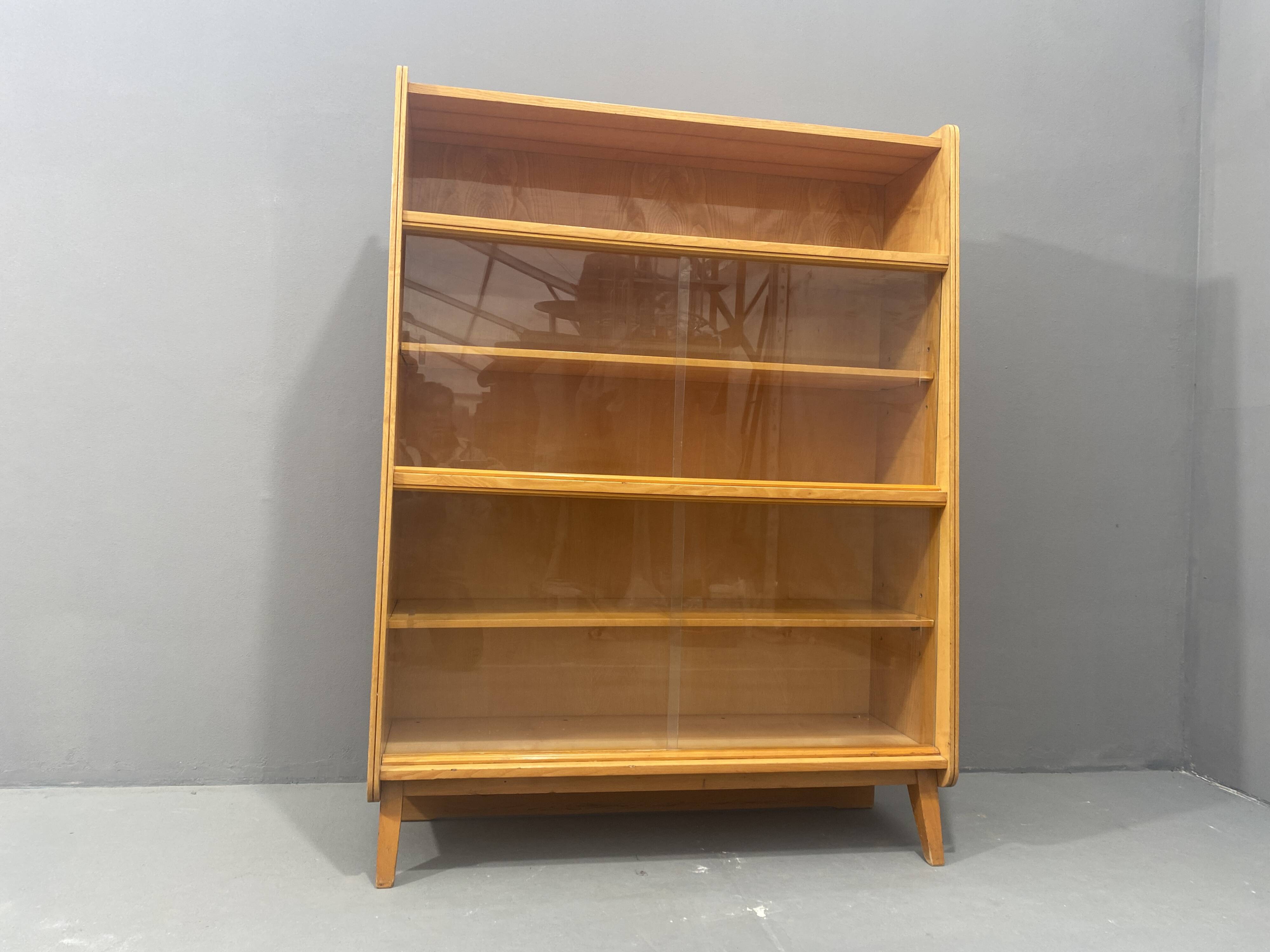 Bibliothèque vintage en noyer par František Jirák, 1960, Tchécoslovaquie