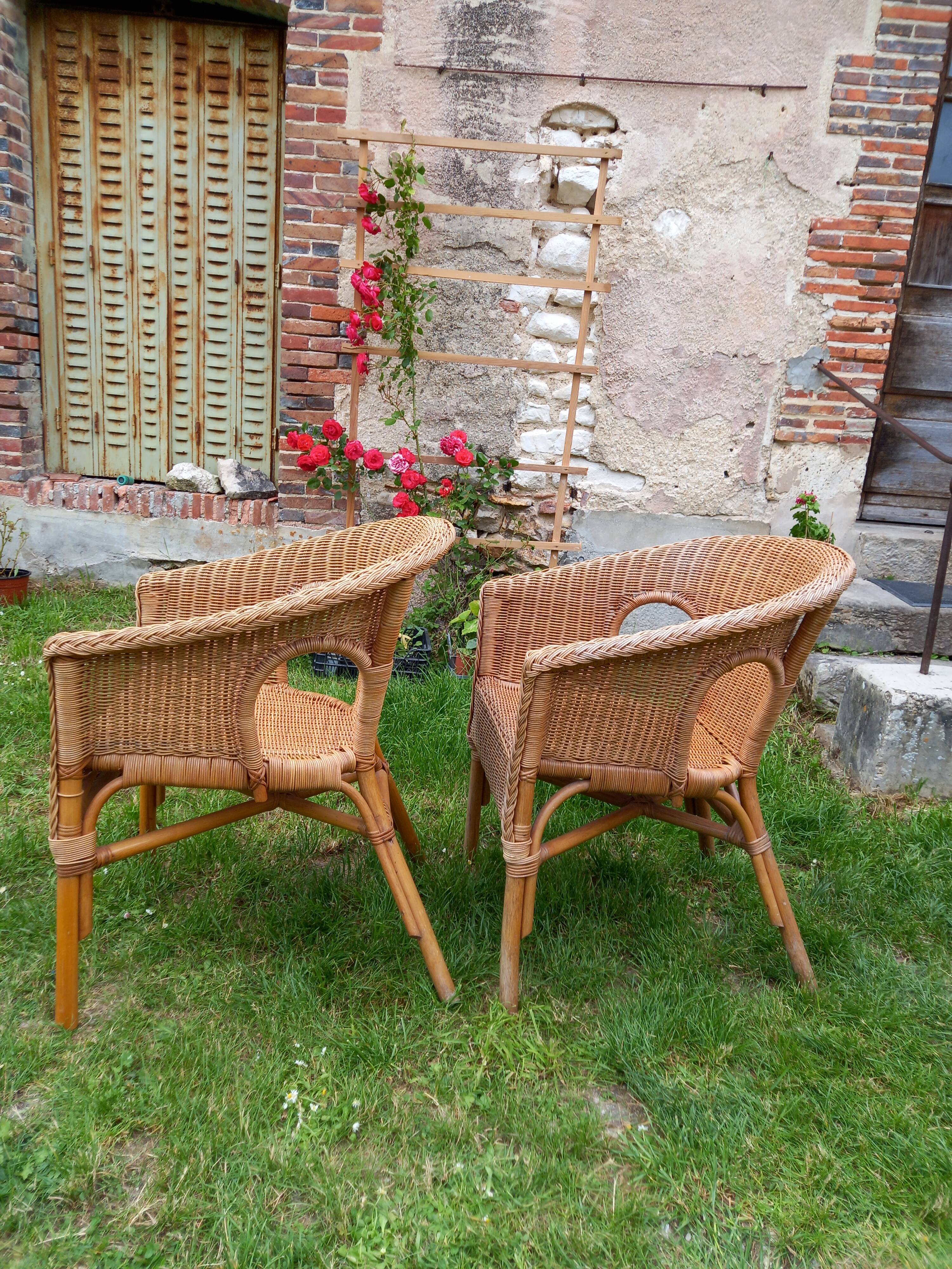 Set of 2 rattan armchairs
