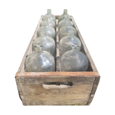 Caisse en bois avec 10 bouteilles en verre