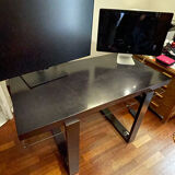 Laminate wood desk