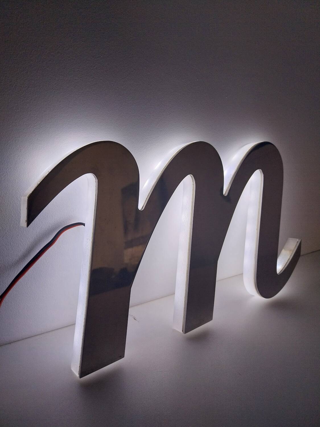 Luminous letter