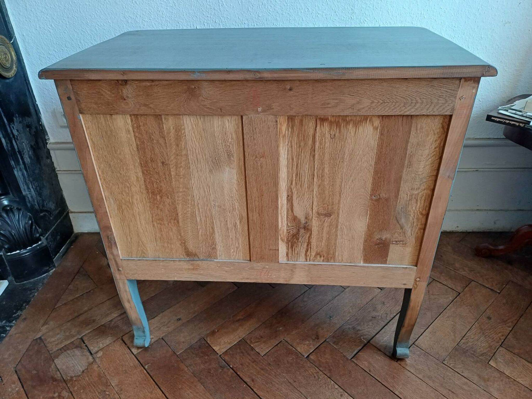 Regency style patinated bedroom chest of drawers with 2 drawers