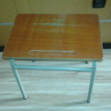 Children's desk model 322 by Jacques Hitier Mullca edition