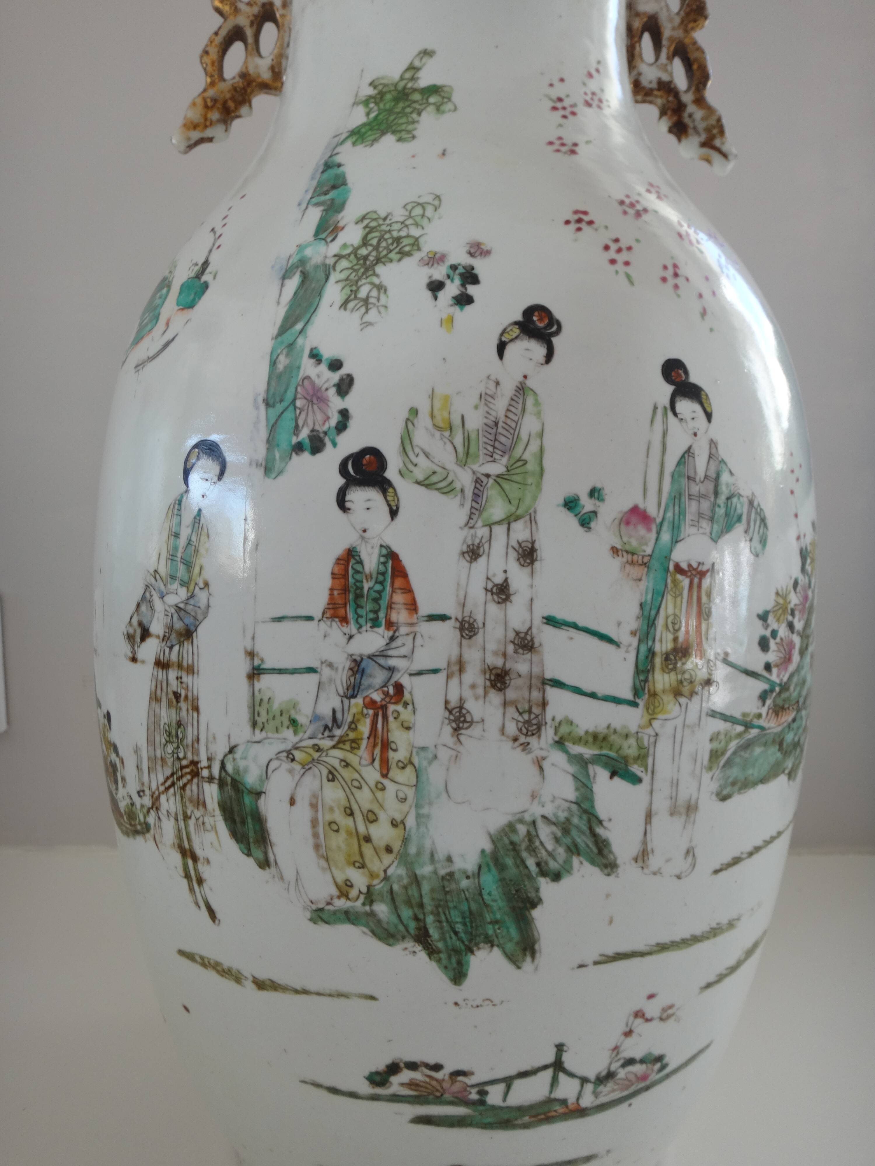 Large ceramic vase Chinese women palace stage, China early 20th 46cm