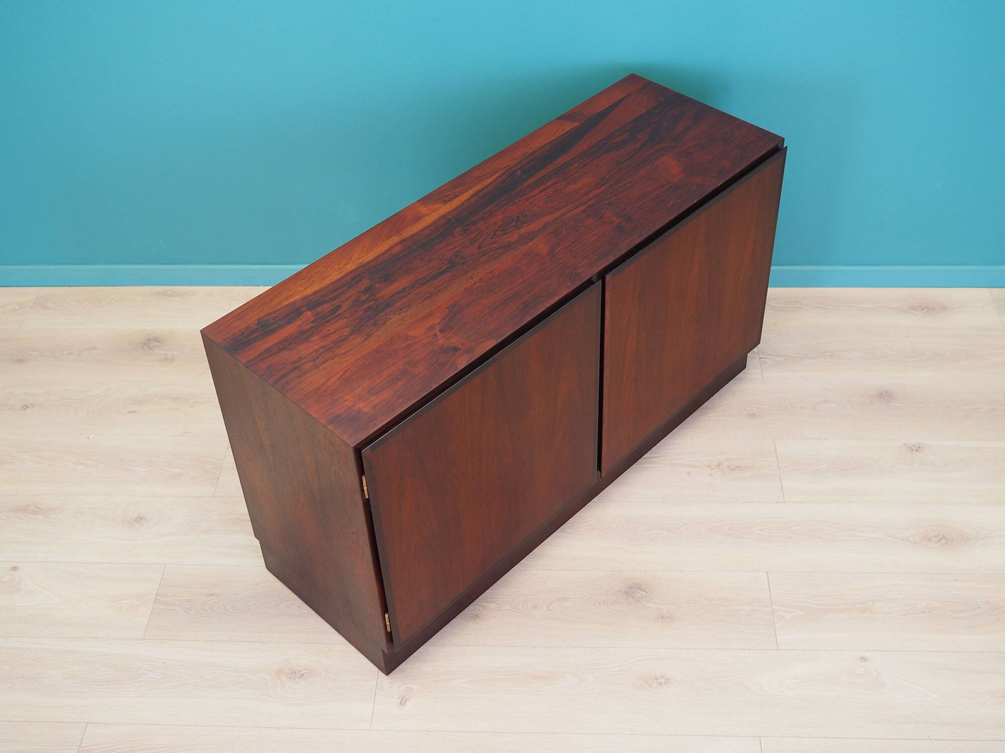 Cabinet en palissandre, design danois, années 1960, fabricant : Omann Jun