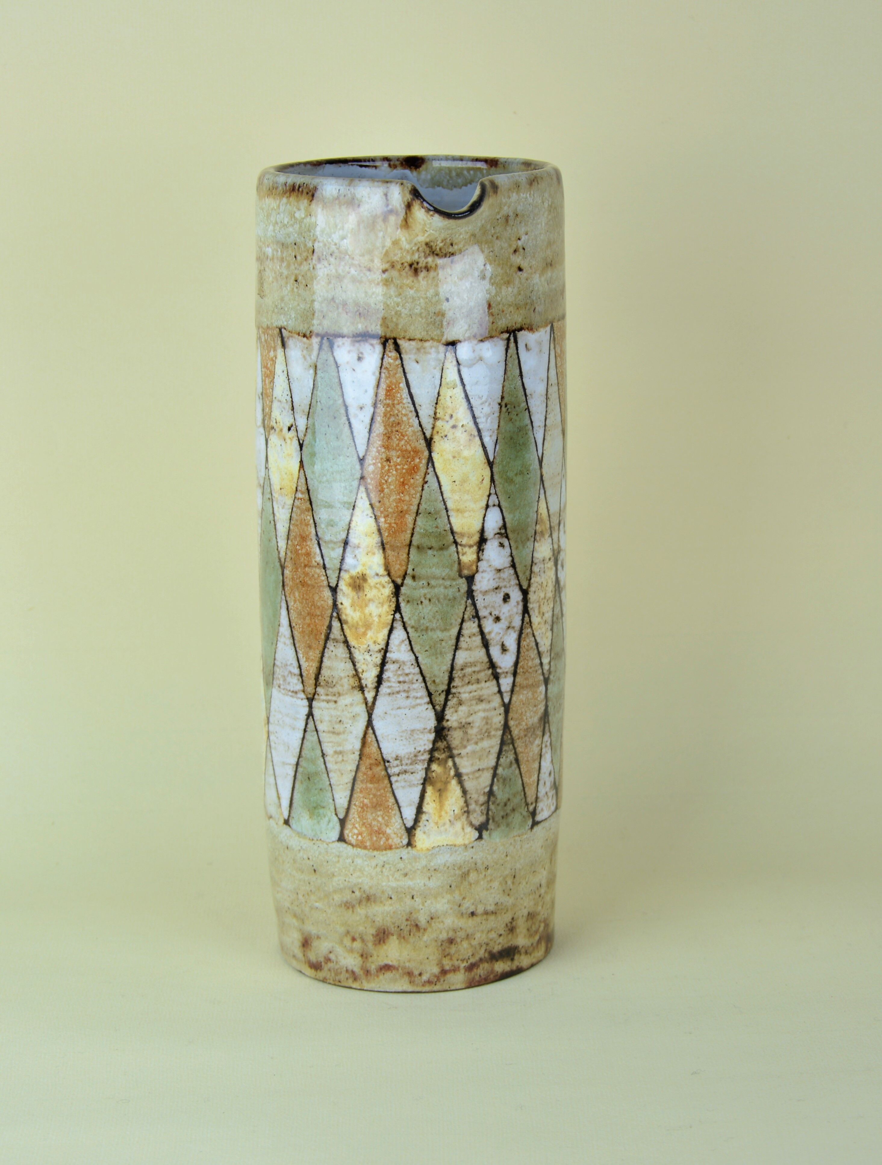 Pitcher and glasses with harlequin decoration, Atelier du Vieux Moulin