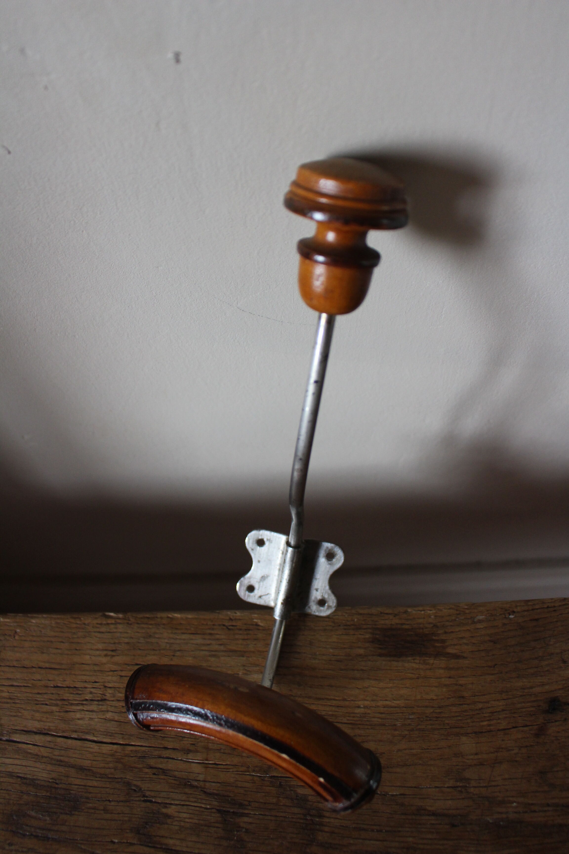 Patère butterfly two metal wooden hooks