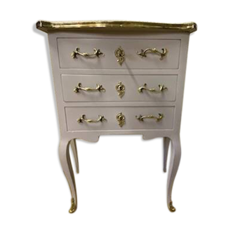 Small Louis XV style chest of drawers.