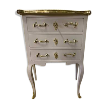 Small Louis XV style chest of drawers.