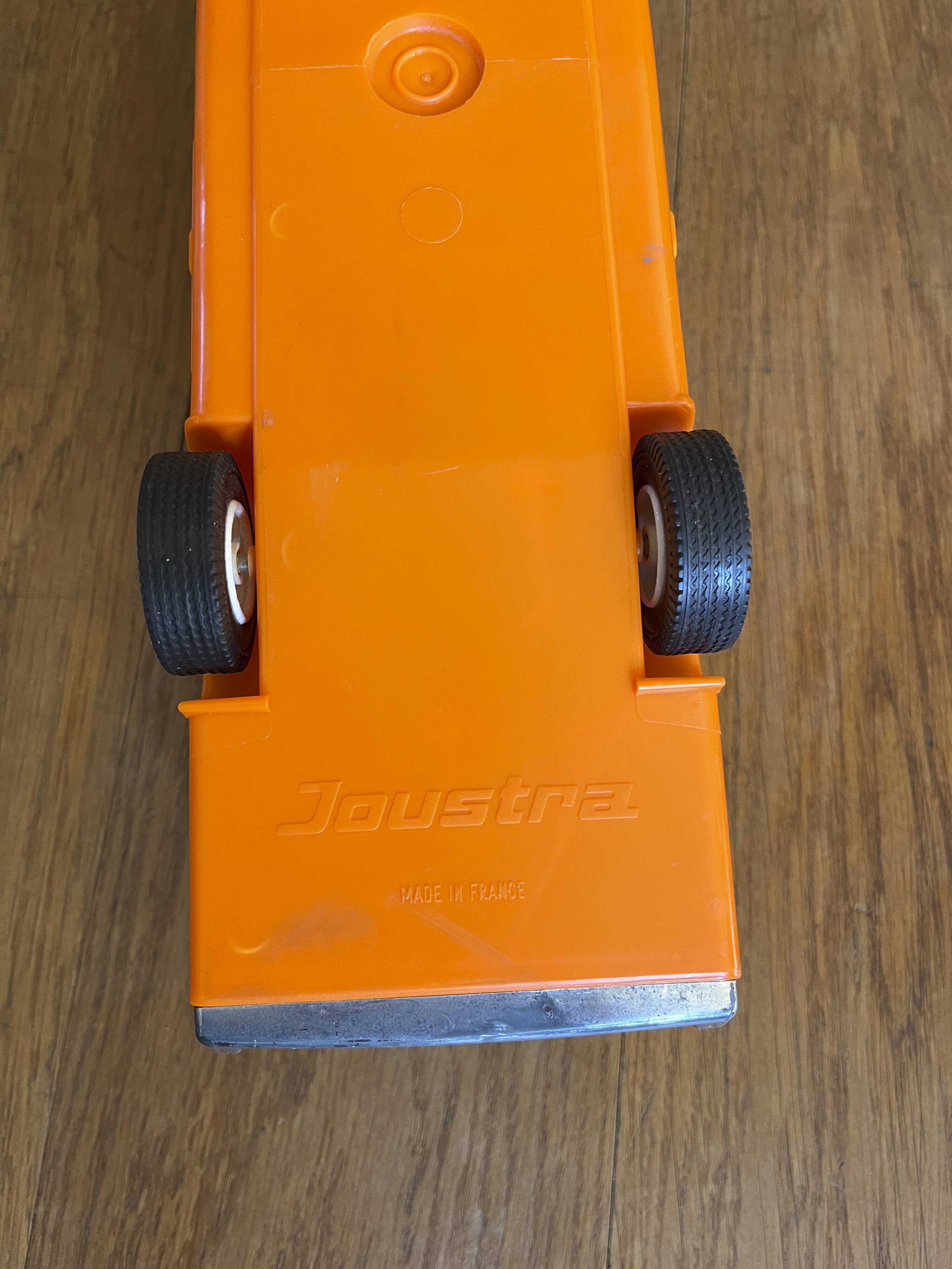 Bus Joustra vintage 1970