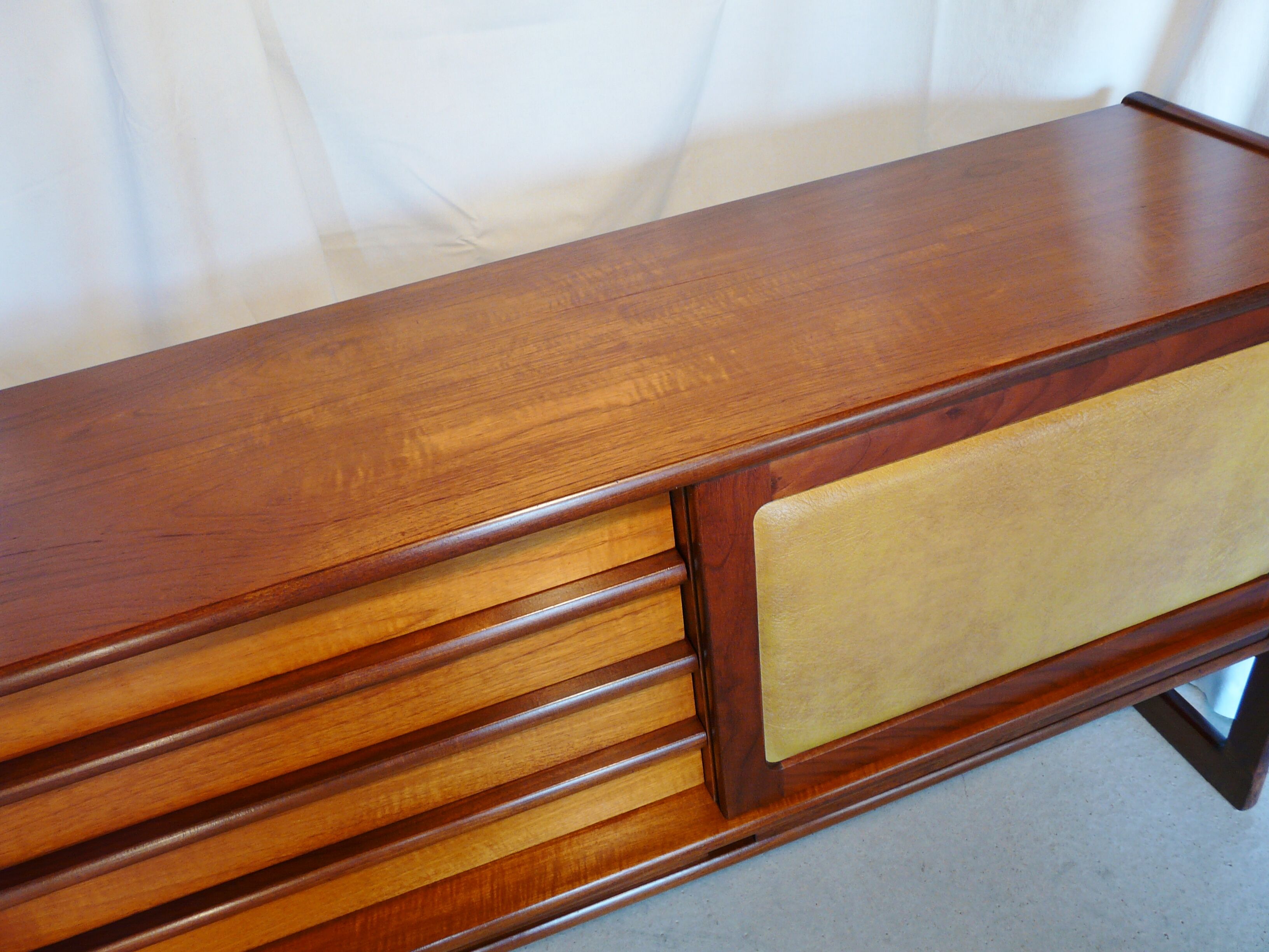 Scandinavian teak line sideboard