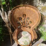 Fauteuil emmanuelle vintage et 2 poufs