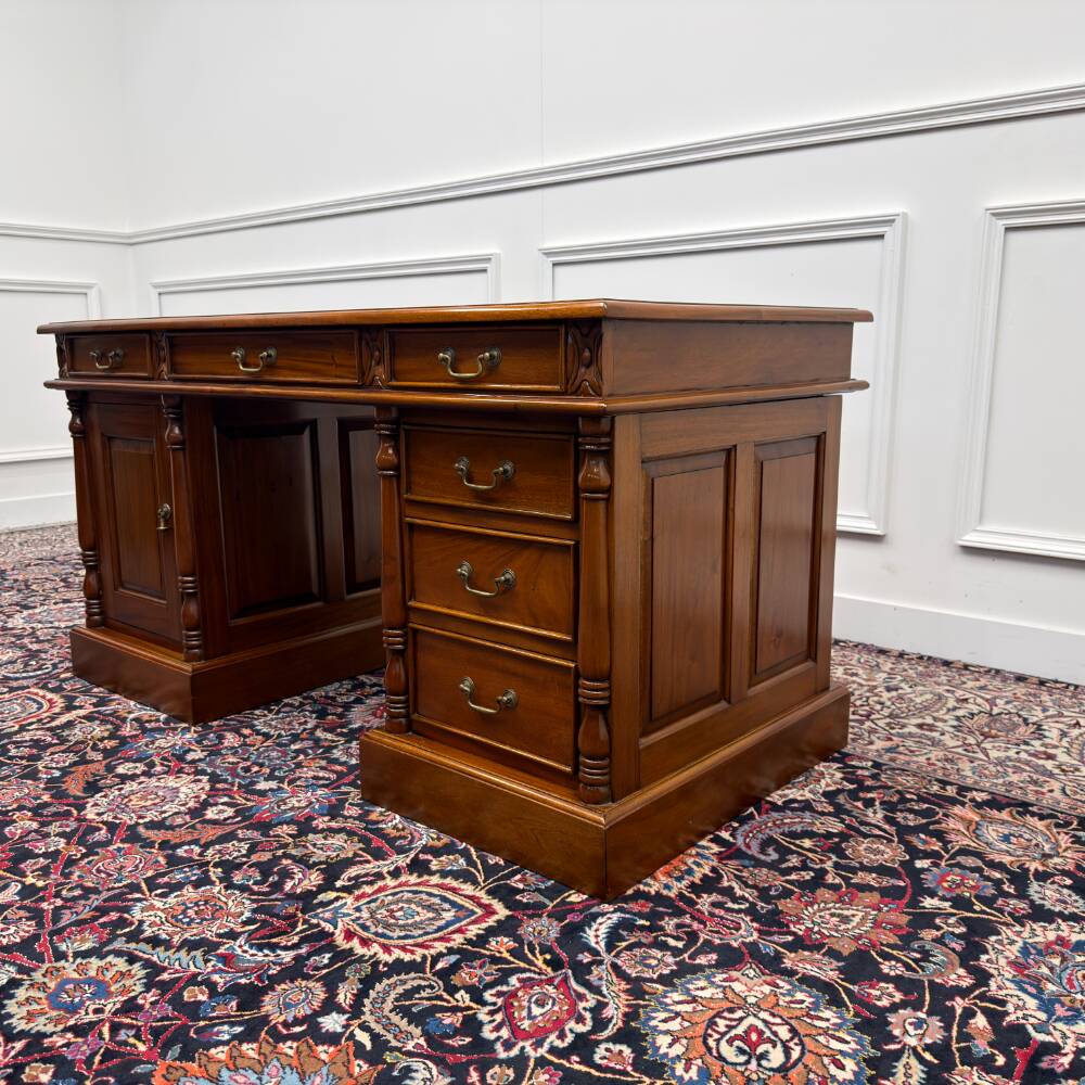 Classic English Desk Brown Leather