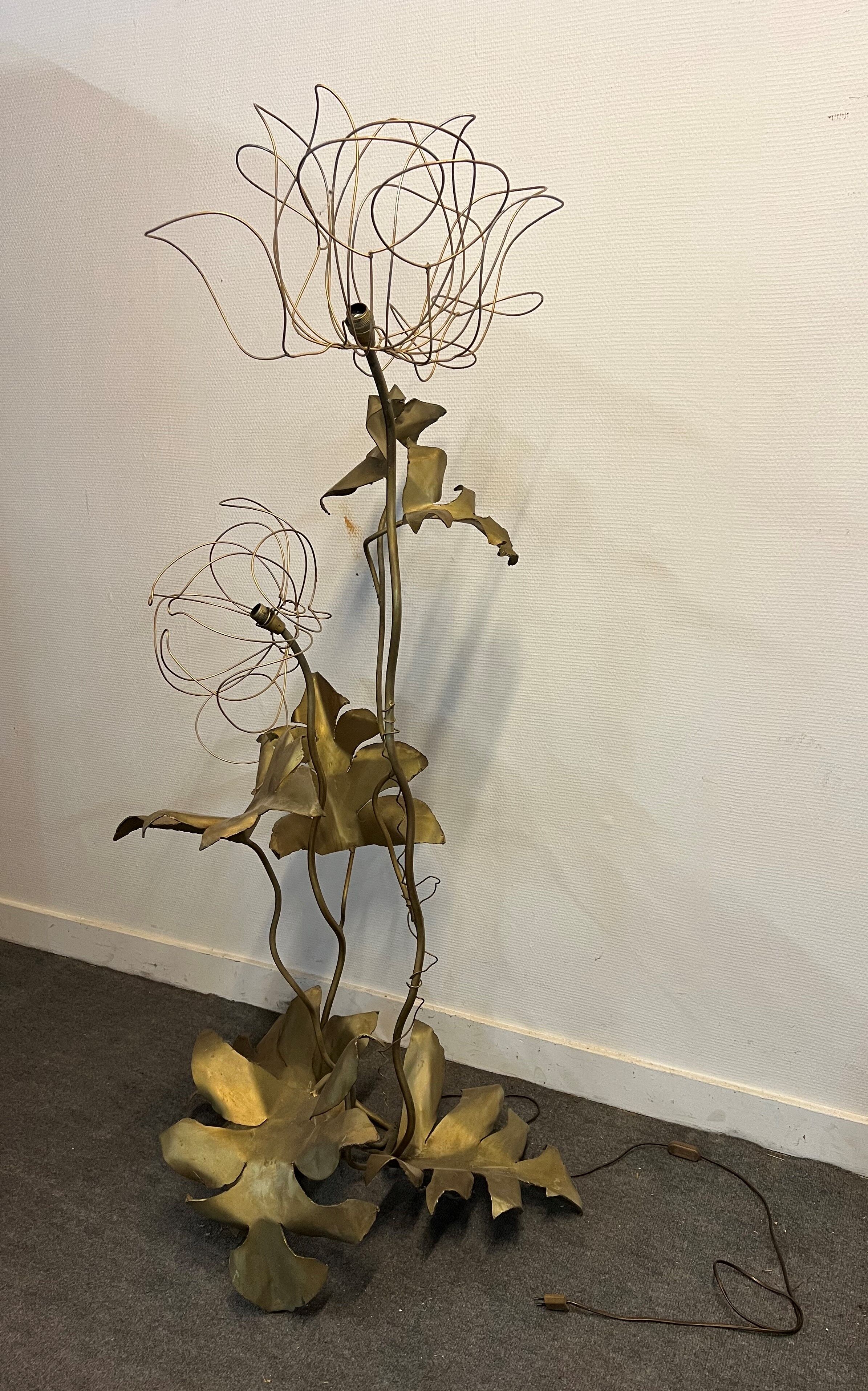 Floor lamp "flowers" in gilded brass