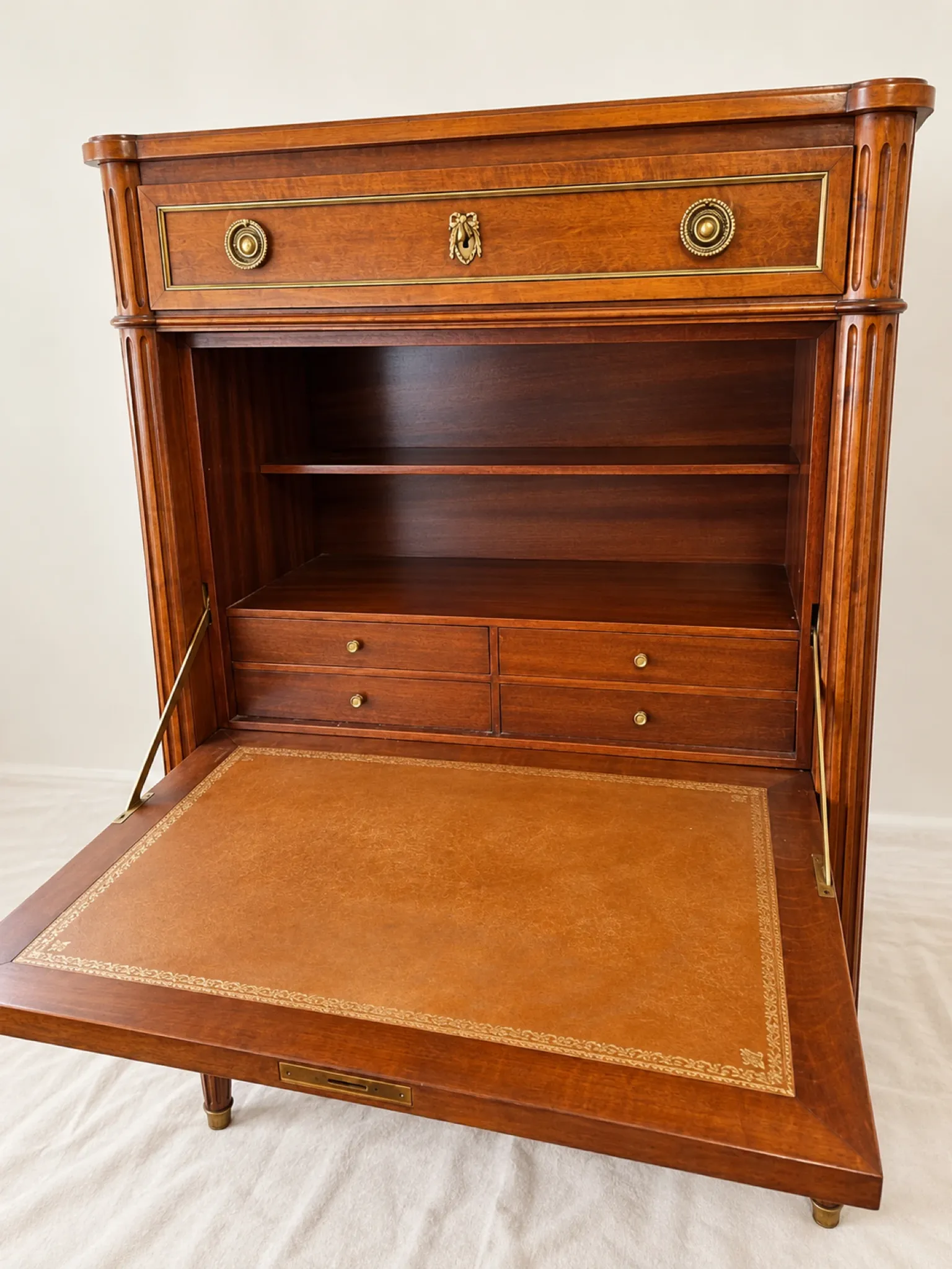 Secretary with drop-leaf in Louis XVI style – Wood, gilded brass and columns