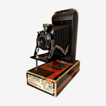 Kodak bellows camera, Brownie folding Six.20, circa 1930