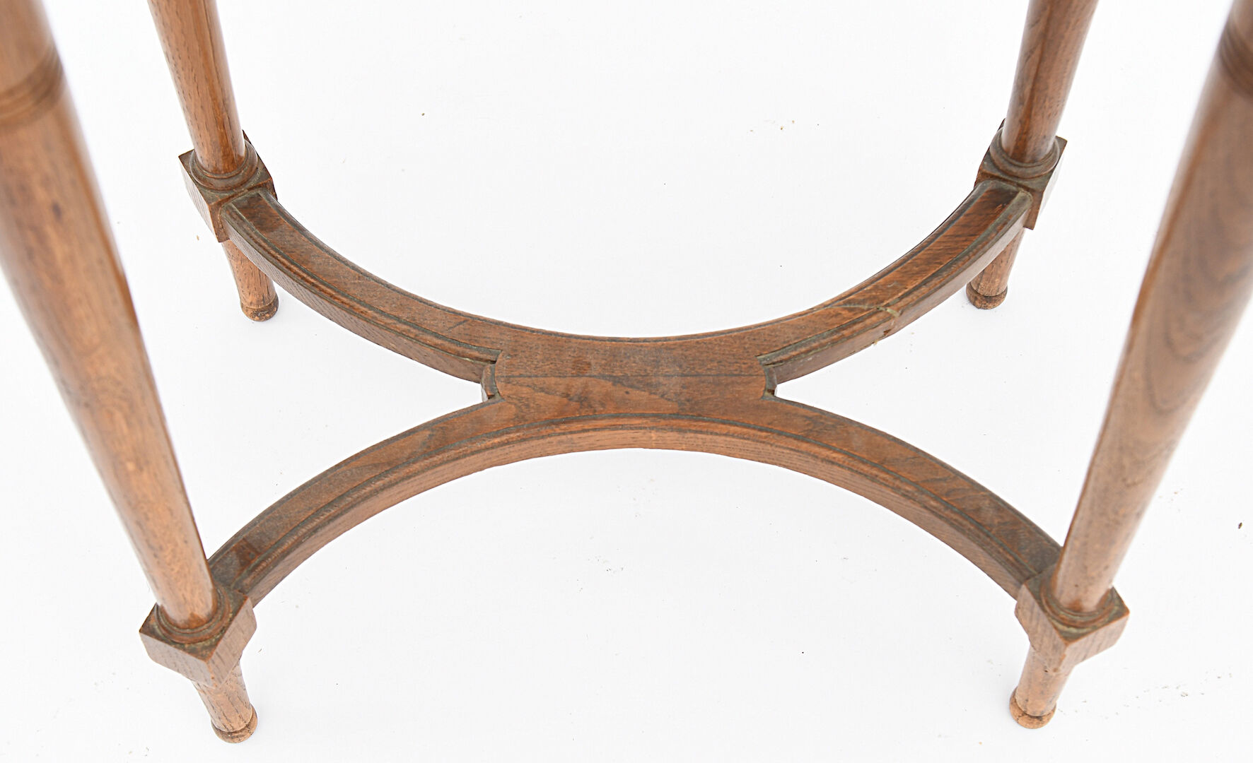 Oval oak pedestal table