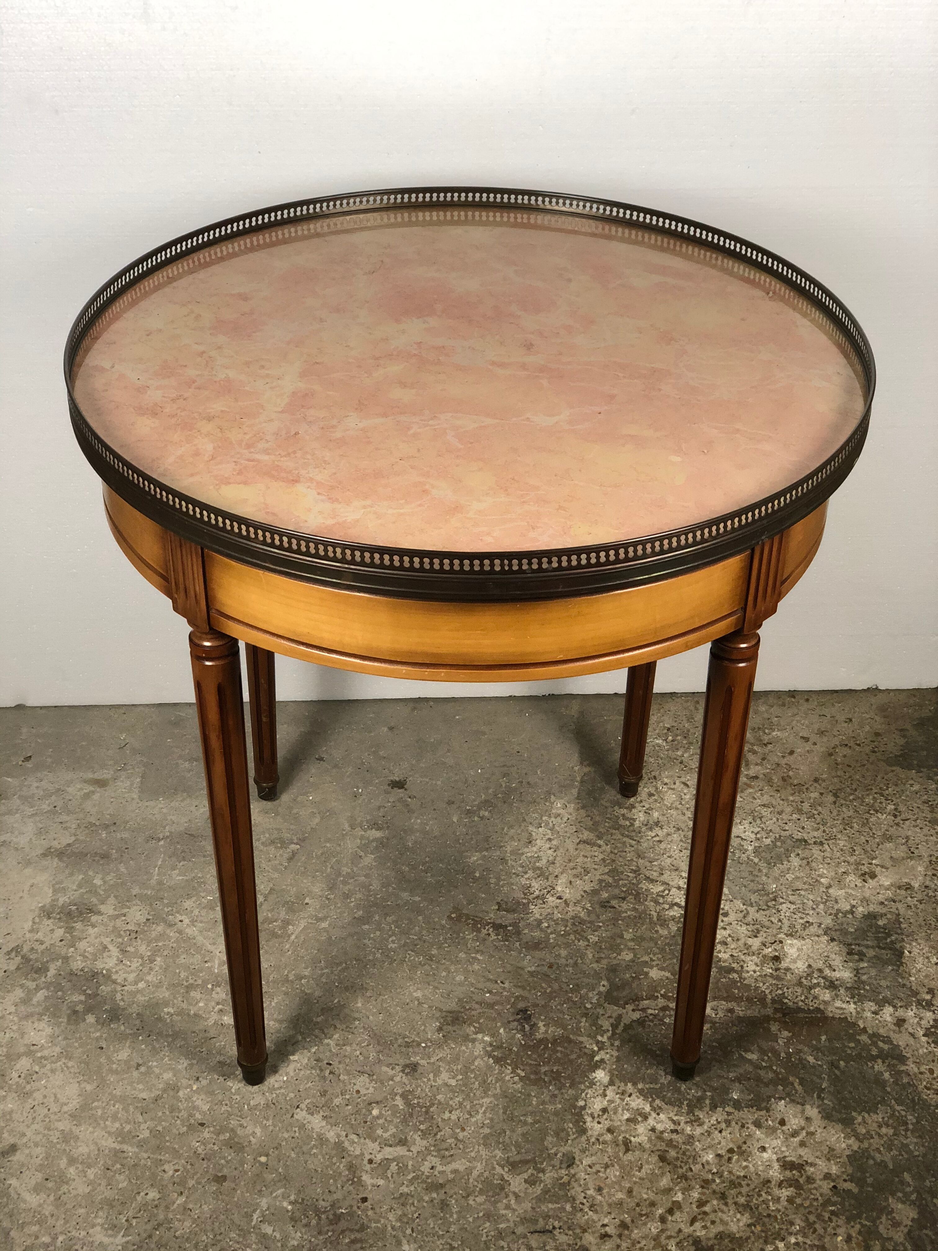 Louis XVI-style kettle table in cherry veneer with salmon marble top