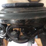 Old pedestal table to place a plant
