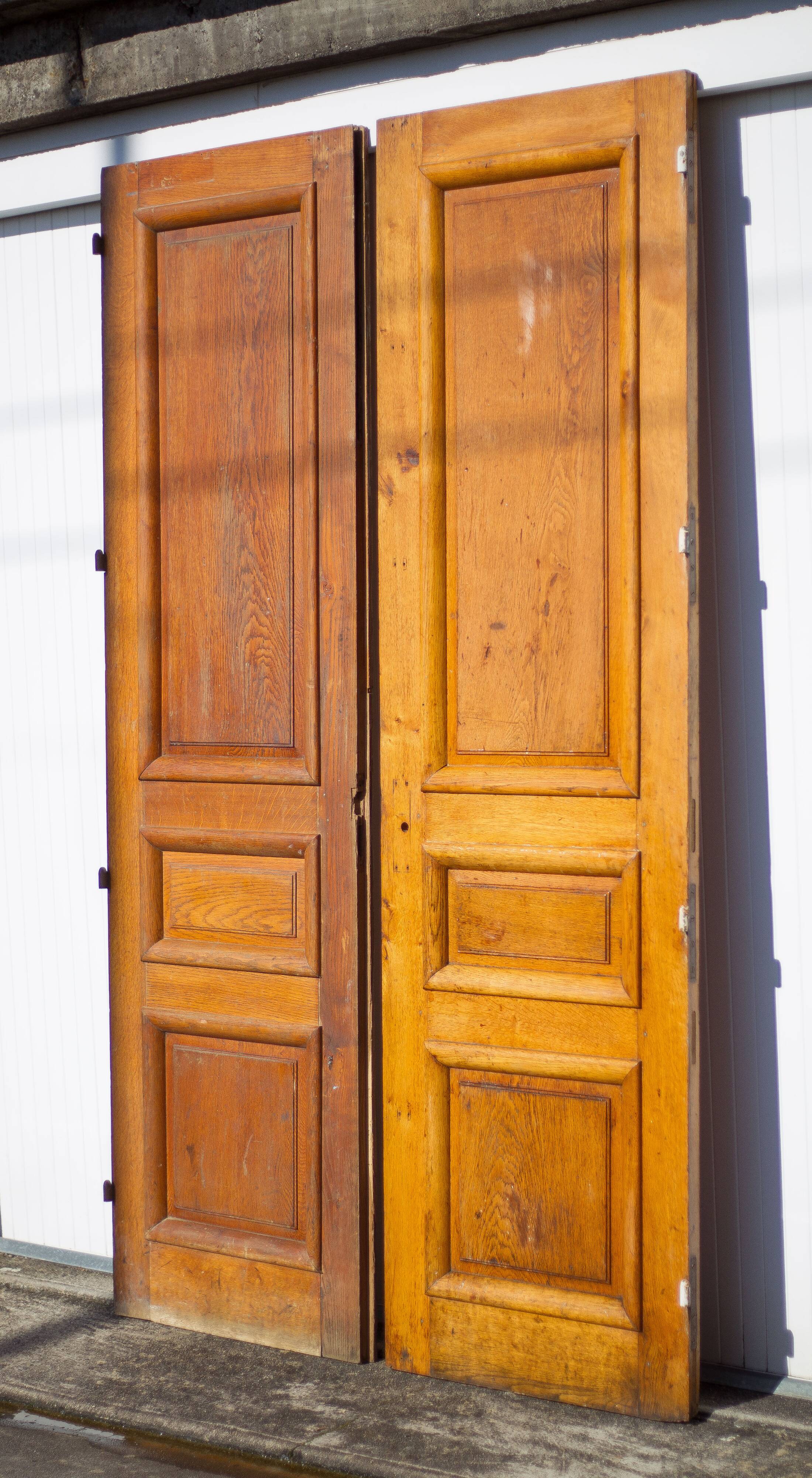 Anciennes Portes de placard - bois sculpté - Néo renaissance - Vendu
