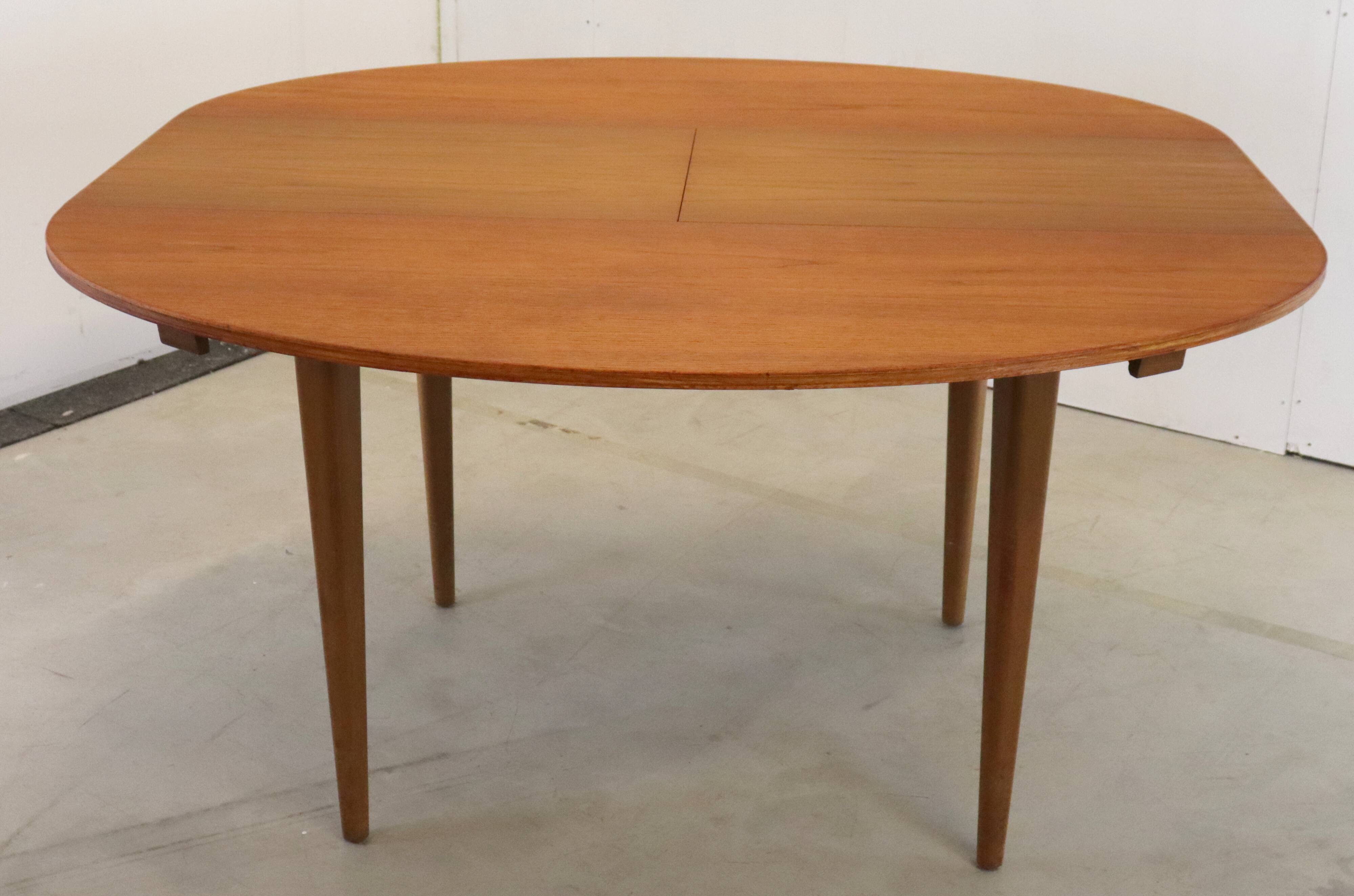Oval vintage dining table extendable 'Atterton'