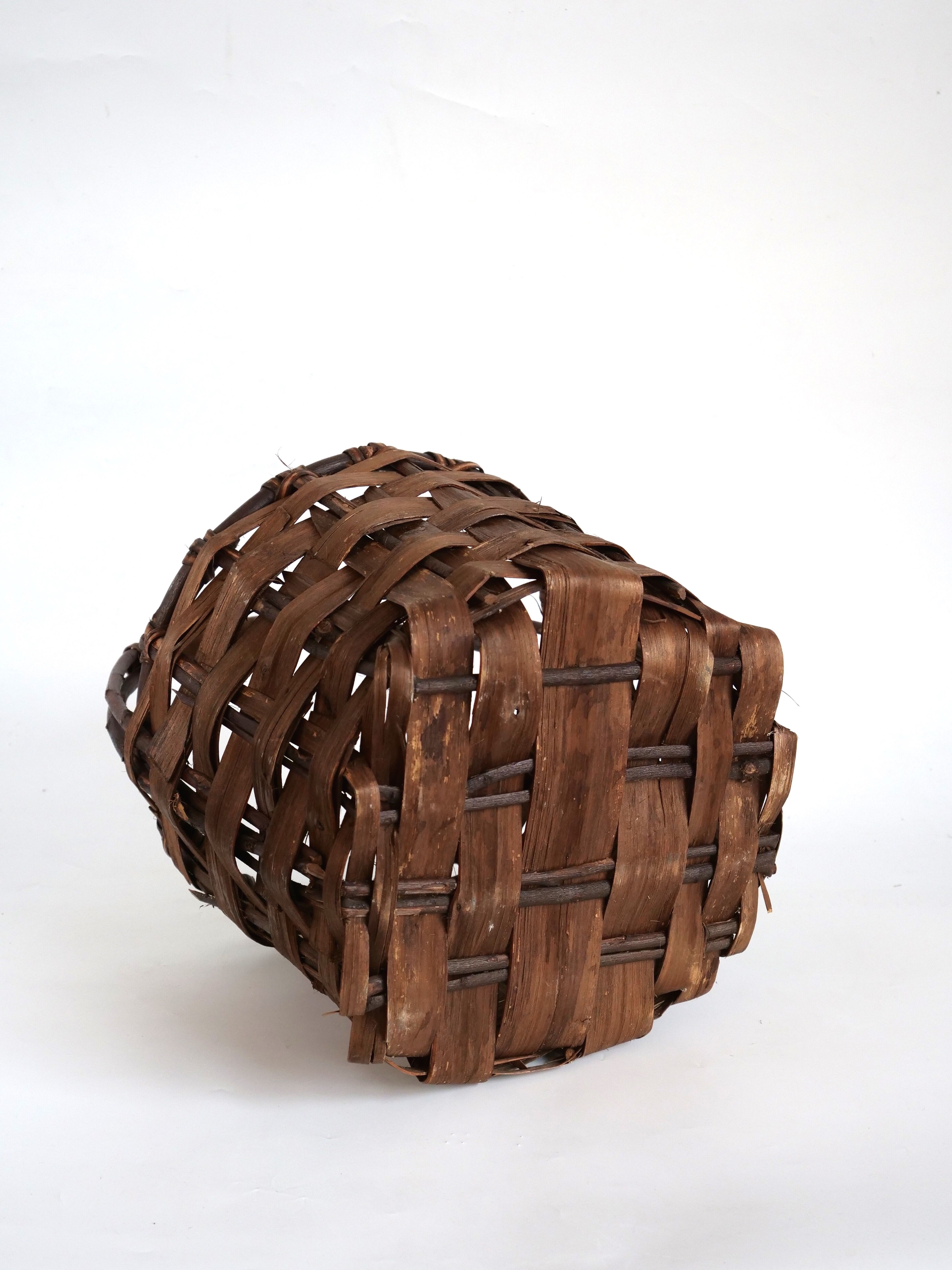 Brutalist basket in bark