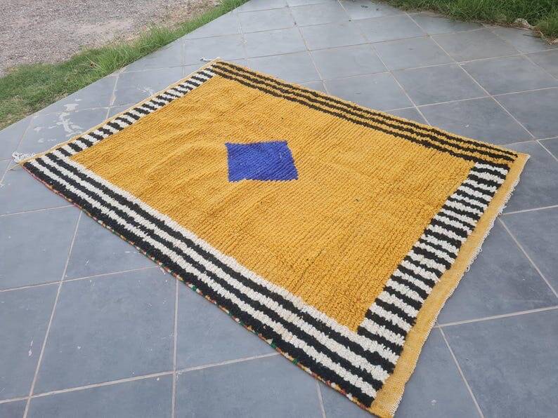 Handmade traditional natural wool rug 2/3 m