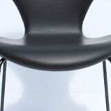Ensemble de trois chaises séries Sept, modèle 3107, conçu par Arne Jacobsen