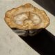 Table d'appoint en bois pétrifié orange doré et blanche ovale H46 D38 - 333