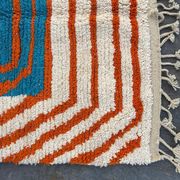 Tapis berbère beni ouraine à motifs colorés taille 150 x 250 cm