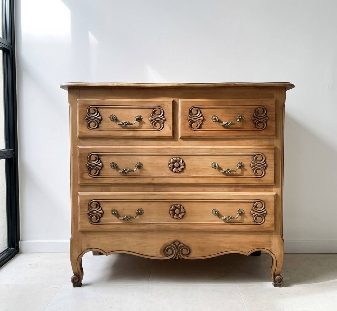 Louis XV commode in cherry wood - 4 drawers
