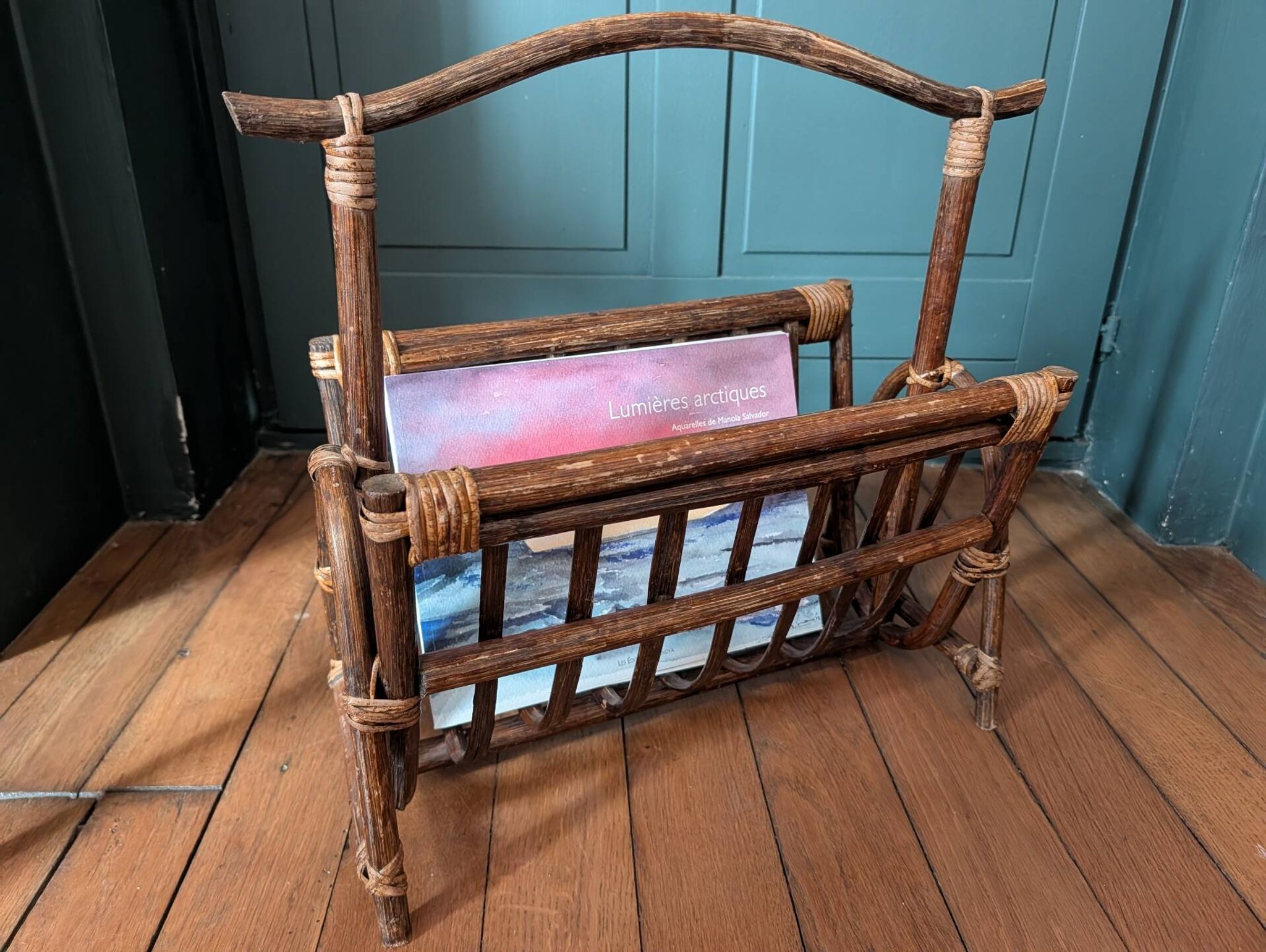 Vintage magazine rack in rattan and bamboo – 1960s/70s