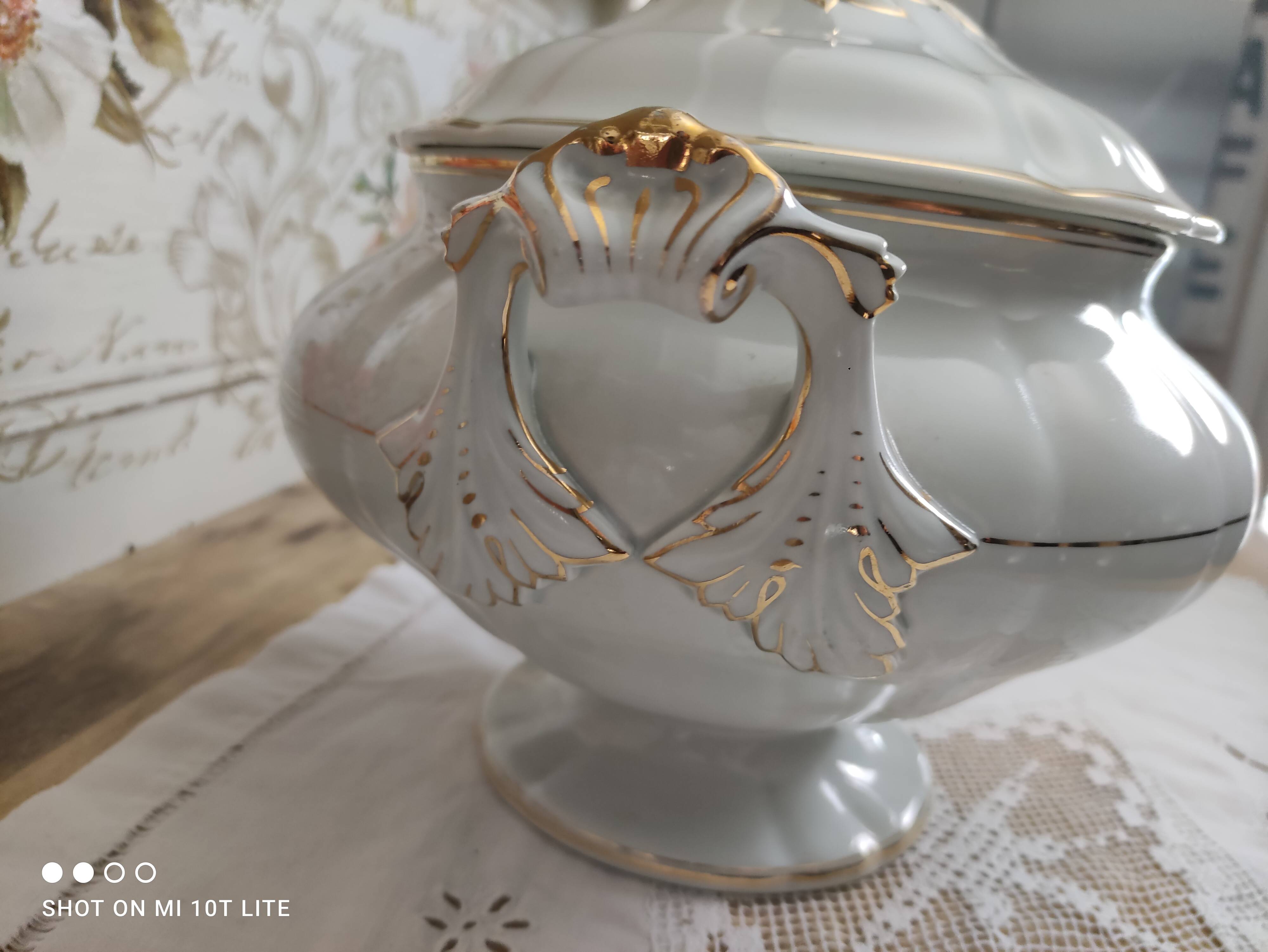Niederweiler soup bowl in white earthenware bordered gold