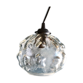 Suspension en verre moulé