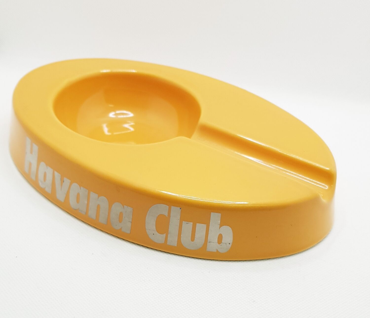 Ceramic cigar ashtray