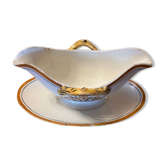 Porcelain sauce boat