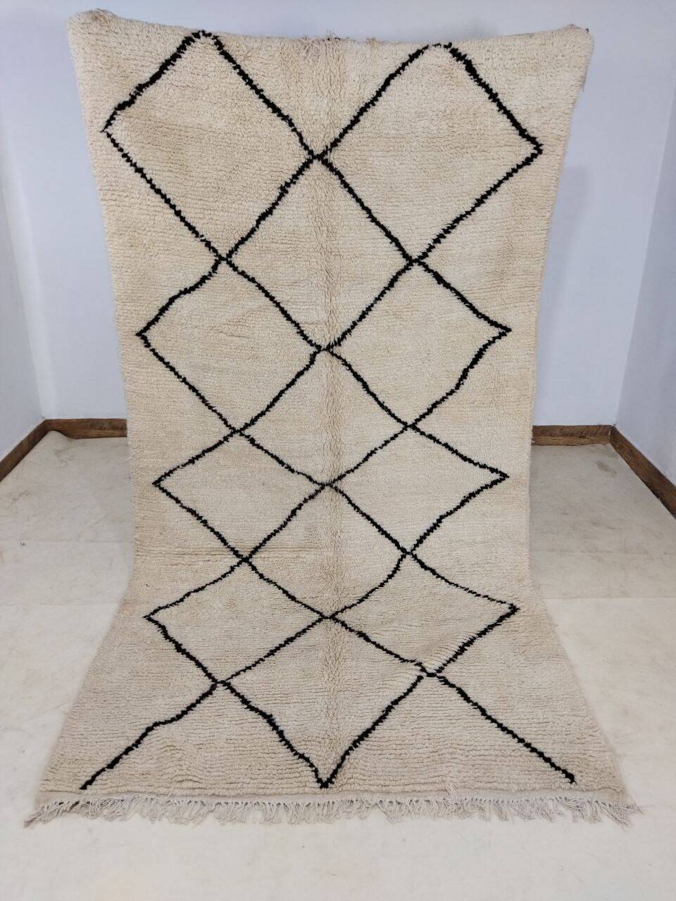 Handmade moroccan berber rug 270 x 140 cm