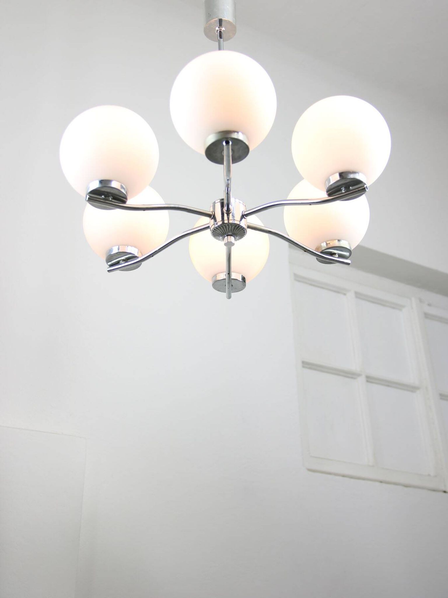 Lustre vintage en chrome et opaline, italie, 1970s