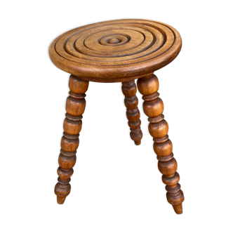 Tabouret tripode en bois tourné