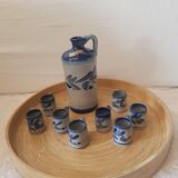 Pichet et 8 chopes signées Anne Ehret en grès d'Alsace