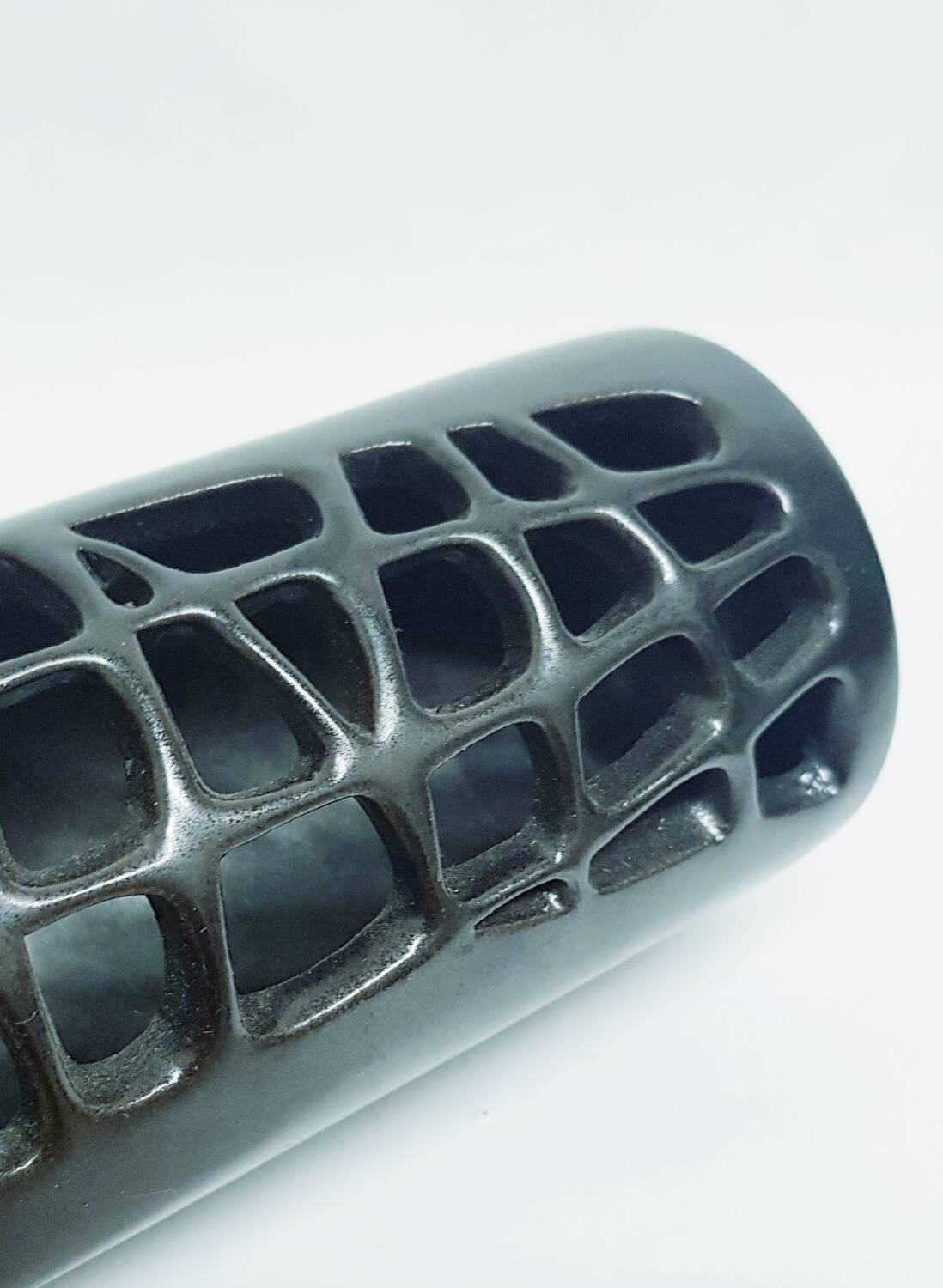 Vase à pied brutaliste du milieu du siècle