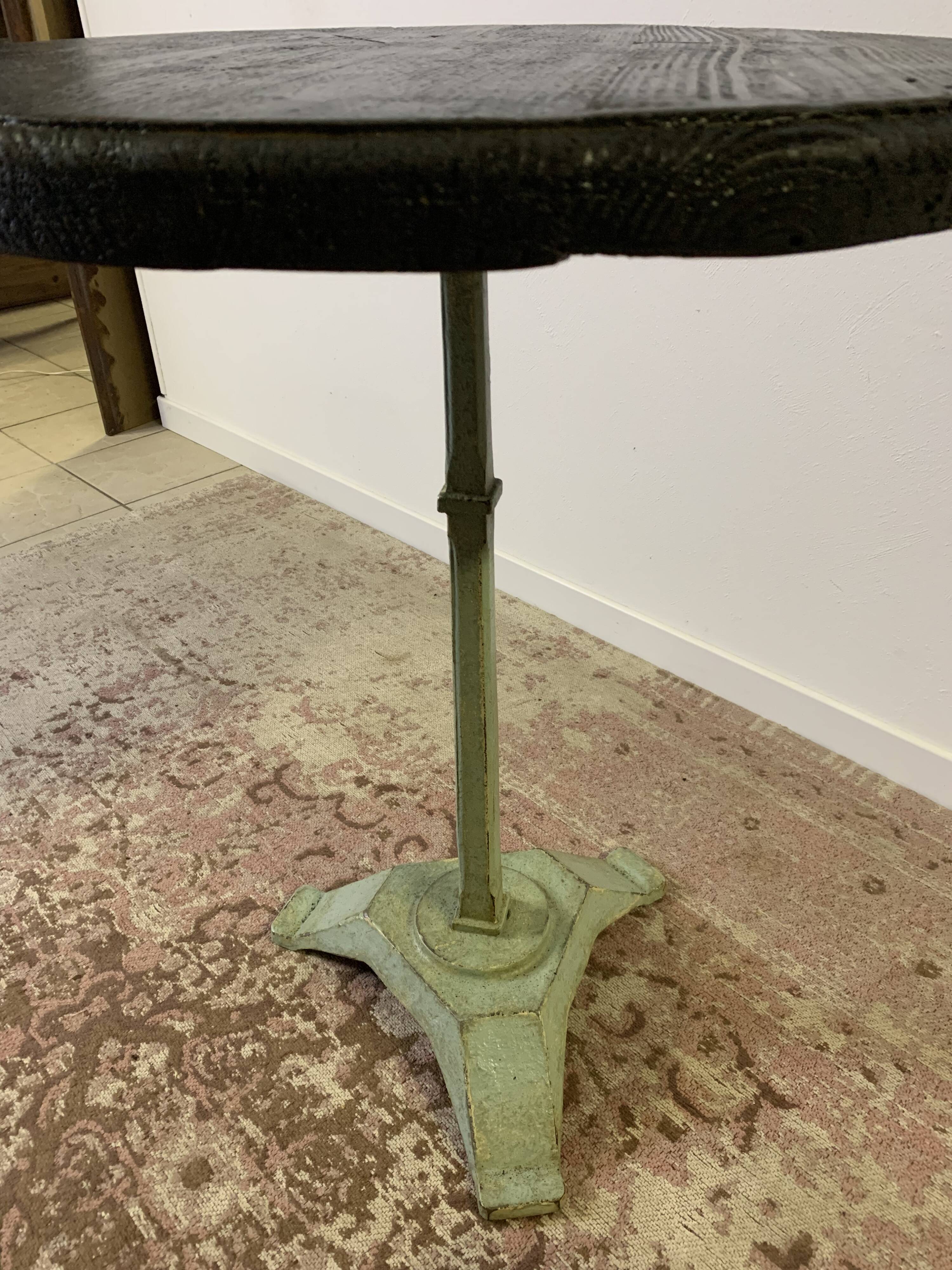 Petite table de bistrot type guéridon